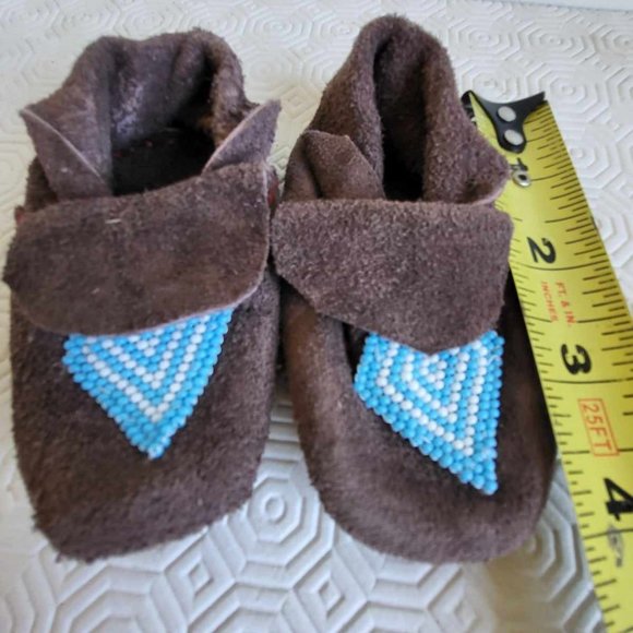Traditional Hand made vintage moccasins for your little one-reclaimed leather - Picture 3 of 4